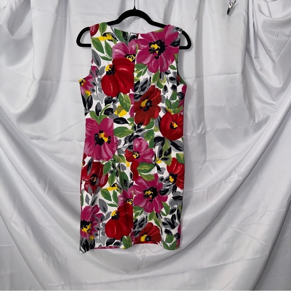 Floral Elegance Sleeveless Midi Dress - Picture 3 of 6